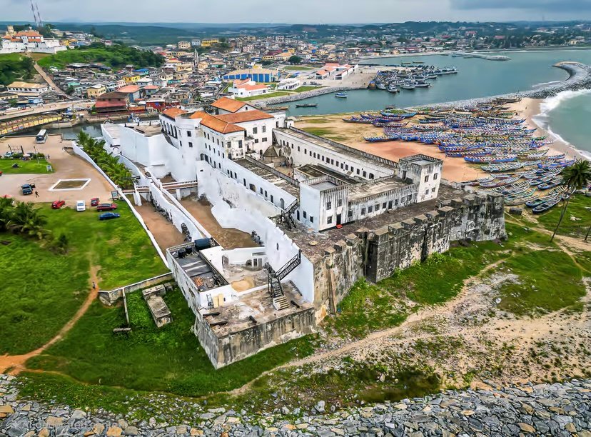 A Private 2-Days Cape Coast, Nzulezu, Fort Antonio & Maaha Beach Experience Tour