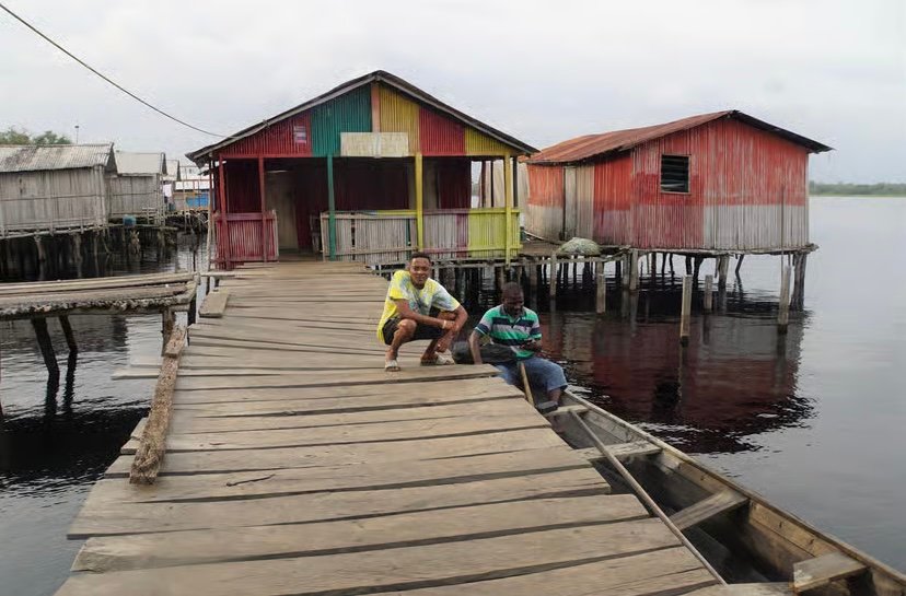 Accra To Nzulezu, Fort Antonio & Maaha Beach Experience Tour photo 4