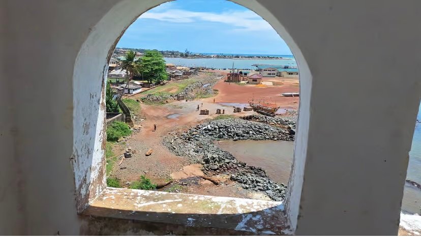 Accra To Nzulezu, Fort Antonio & Maaha Beach Experience Tour photo 6